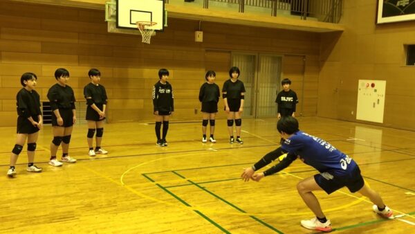 さぬき市立津田小学校でバレー塾を行いました
